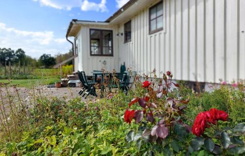 Roke House | 3 Bedroom Nice Home In Röke