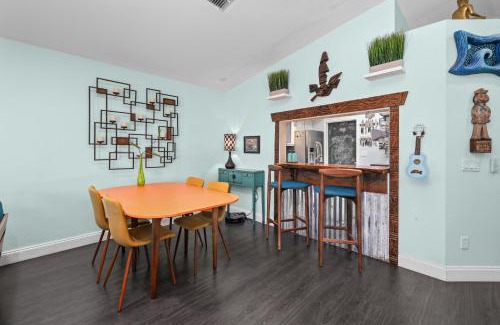 Jacksonville Beach House | 3 Bedroom Tropical Oasis in Jax Beach