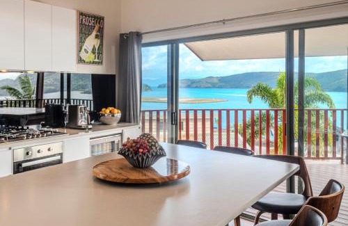 Hamilton Island Villa | 3 Bedroom Villa, Great Views, Buggy Hamilton Island