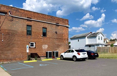 Wilkes-Barre House | 3 bedroom w/ living room movie theater 🎥🍿near all