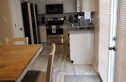 Toddville Road House | 3 bedroom with open loft home Close to Airport