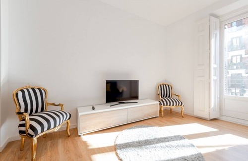 Barrio de La Latina Apartment | 3 bedrooms 2 bathrooms furnished - La Latina - Bright & spacious