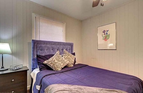 Atlanta Apartment | 3 bedrooms and 1 bathroom and the square footage is 912 ft². Pet Friendly