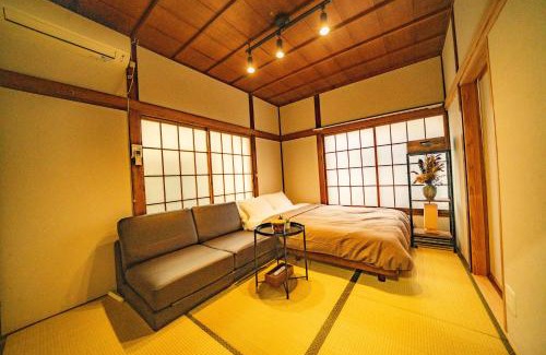 Hyakunincho Apartment | 3 Bedrooms Home in Shinjuku's Food Heaven Area