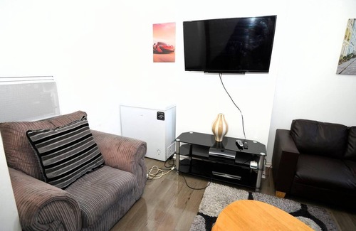 Manchester House | 3-beds House in Manchester for up to 6 People