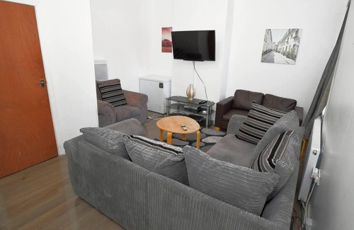 Manchester House | 3-beds House in Manchester for up to 6 People