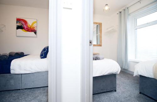 Margam Apartment | 3 Beds - Parking - Near Morriston Hospital