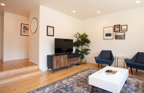 Sunnyvale West House | 3 BR House in Sunnyvale w/Fenced Outdoor Area