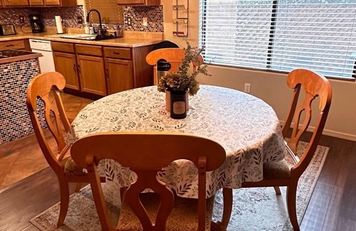 Limberlost House | 3 Brd home near biking path