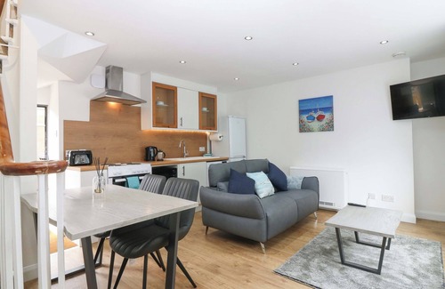 Sandhaven Cottage | 3 CAROLINE PLACE, pet friendly, with a garden in Fraserburgh