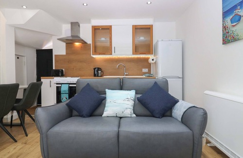 Sandhaven Cottage | 3 CAROLINE PLACE, pet friendly, with a garden in Fraserburgh