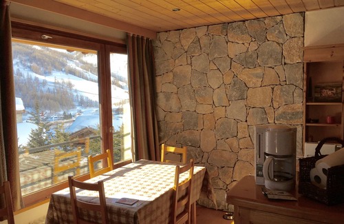 Le Cret Apartment | 3 comfortable and bright rooms, beautiful view of Solaise and the Daille