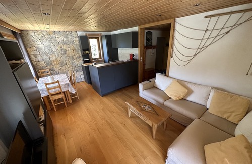 Le Cret Apartment | 3 comfortable and bright rooms, beautiful view of Solaise and the Daille