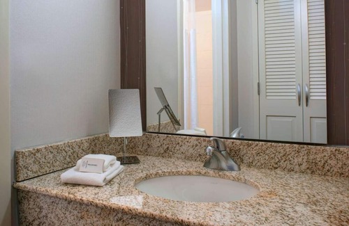 Waldron Hotel | 3 Convenient Units, Pleasant Stay, Near Zona Rosa Shopping Mall!