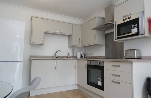 Cliftonville Apartment | 3 Cosy Flats - Up To 12 Guests