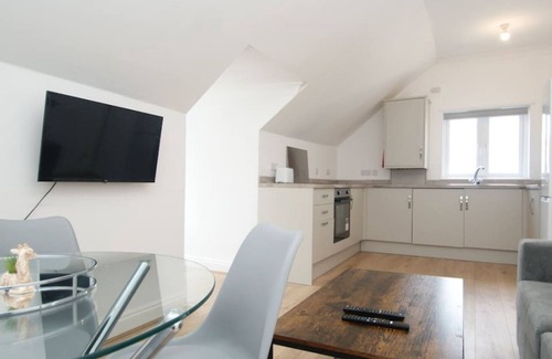 Cliftonville Apartment | 3 Cosy Flats - Up To 12 Guests