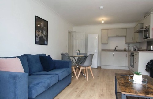 Cliftonville Apartment | 3 Cosy Flats - Up To 12 Guests