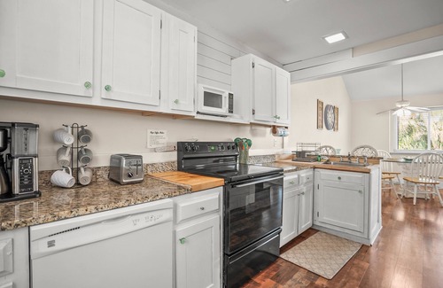 Saint Helena Island House | 3 High Dunes - Stunning Ocean and Golf Course Views! Resort Access and Golf Cart Included!