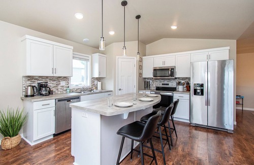 Fargo House | 3 Kings I 5 min to FargoDome I Pack n play I Patio