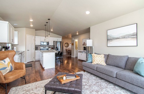 Fargo House | 3 Kings I 5 min to FargoDome I Pack n play I Patio