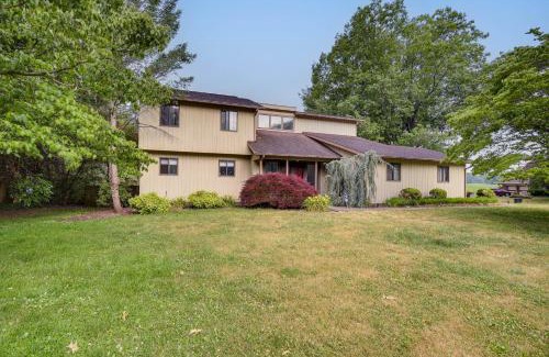 Eden House | 3 Mi to Downtown Inviting Lancaster Home!