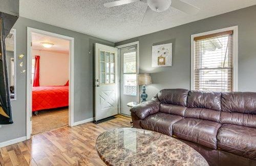 Fort Wayne House | 3 Mi to Dtwn Fort Wayne Home with Deck and Yard!