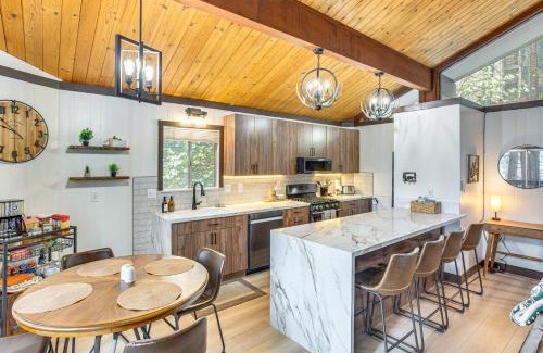 Arrowhead Villas House | 3 Mi to Lake Arrowhead Village Pine-View Home!