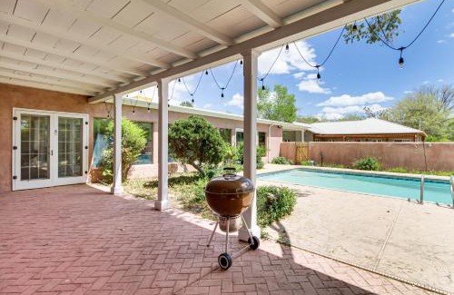 Near North Valley House | 3 Mi to Zoo and Garden ABQ Home with Heated Pool!