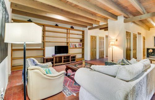 Near North Valley House | 3 Mi to Zoo and Garden ABQ Home with Heated Pool!