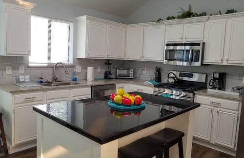 Rowlett House | 3 Miles To Lake Ray Hubbard Tranquil & Comfy Family Friendly Rowlett Getaway