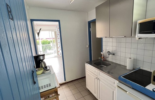 Le Gosier Apartment | 3 min from the beach! Lovely single-storey Ixora rental with terrace and balcony