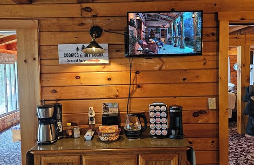 Washington House | 3 Night FALL SPECIAL best time of year to be on the lake. Fri, Sat, Sunday,
