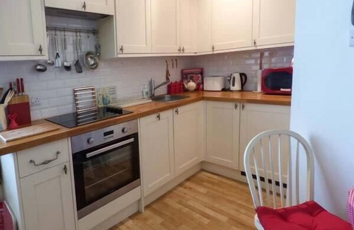 Jedburgh Cottage | 3 Queen Marys Buildings