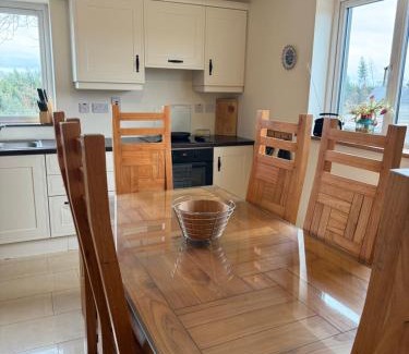 Jamestown House | #3 - Spacious Ensuite Double Room with Sofa in Leitrim