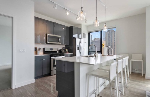 Rush and Division Apartment | 3 Stylish 2BRs Steps from Magnificent Mile