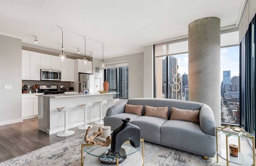 Rush and Division Apartment | 3 Stylish 2BRs Steps from Magnificent Mile