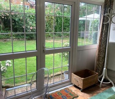 Abbots Langley Apartment | 30 mins walk from Harry Potter Tour Self Contained Flat One bedroom plus new sofa bed in lounge