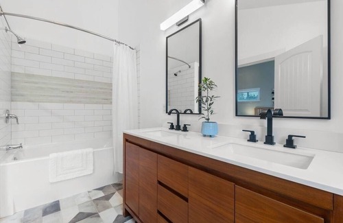 Brackendale House | 30 minutes from Whistler-Squamish family retreat. Pet friendly!