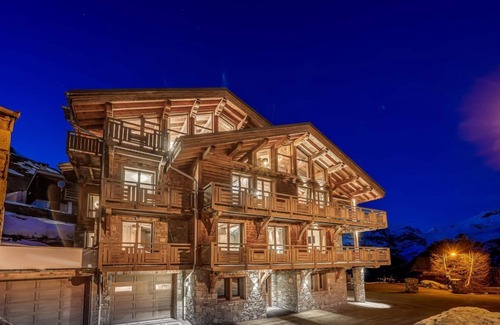 Les Almes Apartment | 30m from ski slopes, fitness, sauna, balcony, fireplace or stove, tv, ski locker, 450m², Tignes