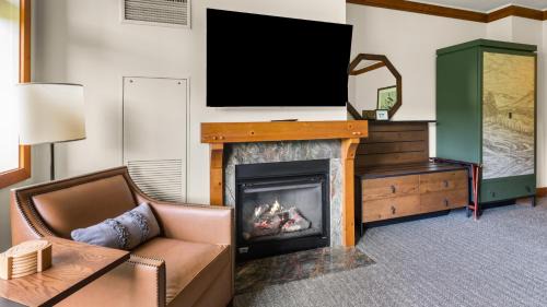 Stowe Area Resort | #337 Inside Lodge At Spruce Peak Studio Ski in in Ski out By Stowe Mountain Rentals