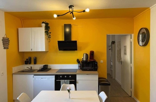 Homecourt Apartment | 34. Mélissa - Bright, modern - Station - WiFi - Stream