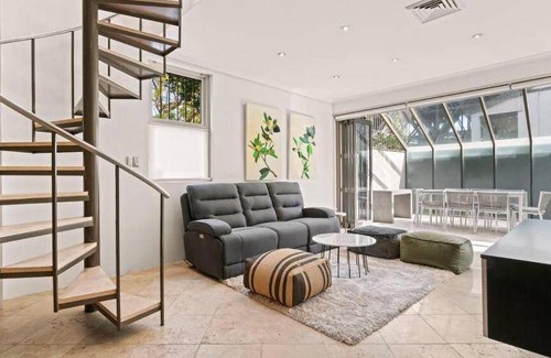 Kirribilli House | 350 m² House ∙ 4 bedrooms ∙ 7 guests