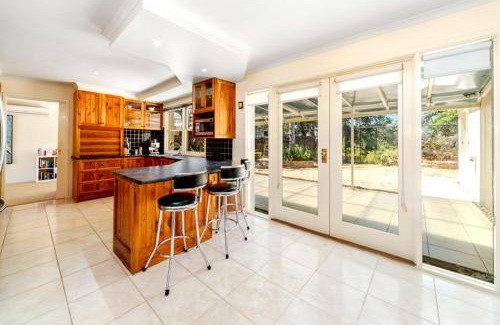 Frankston House | 350 m² House ∙ 6 bedrooms ∙ 17 guests