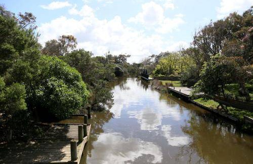 Frankston House | 350 m² House ∙ 6 bedrooms ∙ 17 guests