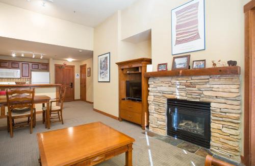 Snowbird Apartment | 3506 - One Bedroom Den Standard Powderhorn Lodge condo