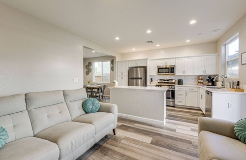 Visalia House | 36 Mi to Sequoia NP: Pet-Friendly Home w/Dog Run!