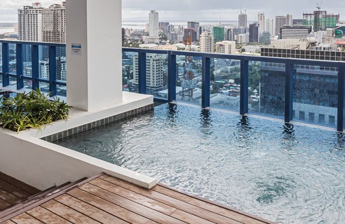 Lahug Apartment | 38 Park Avenue Apartment Chic Skyline Studio Luxe