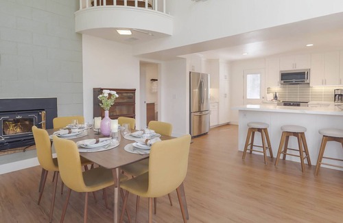 Monterey House | 3818 Window to the Woods - Quiet Neighborhood