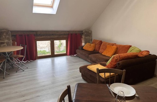Saint-Bonnet-de-Four Cottage | 39 m² Cabin ∙ 1 bedroom ∙ 2 guests
