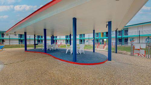 Crystal Beach Hotel | 390 m² Hotel ∙ 4 guests